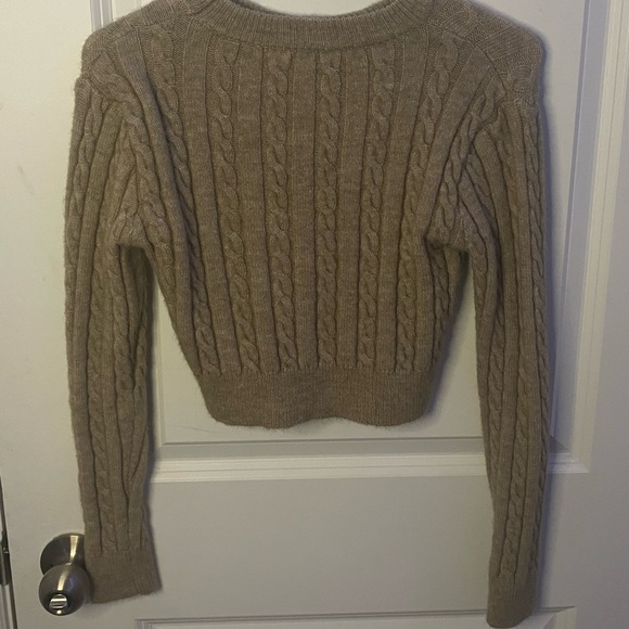 Cable Cropped Knit Sweater - Picture 2 of 3